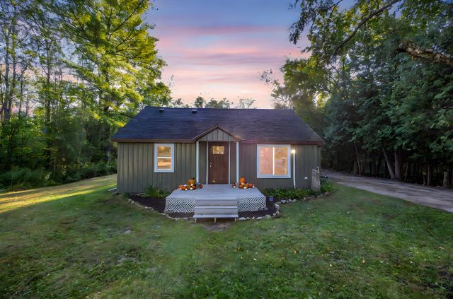 22820 Northland Drive, Paris, MI 49338