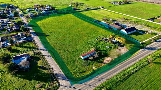 16748 N Lake Street, Madera, CA 93638