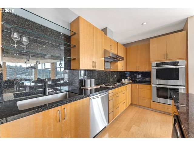 1221 Sw 10TH Ave 1803, Portland, OR 97205