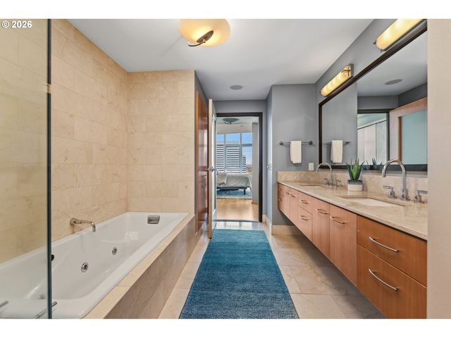 1221 Sw 10TH Ave 1803, Portland, OR 97205