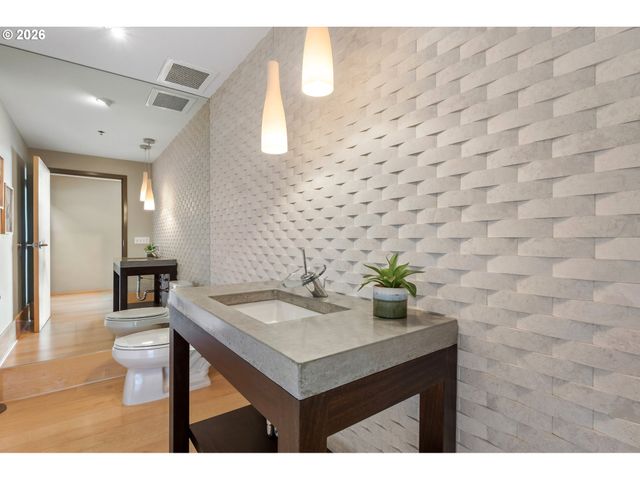 1221 Sw 10TH Ave 1803, Portland, OR 97205
