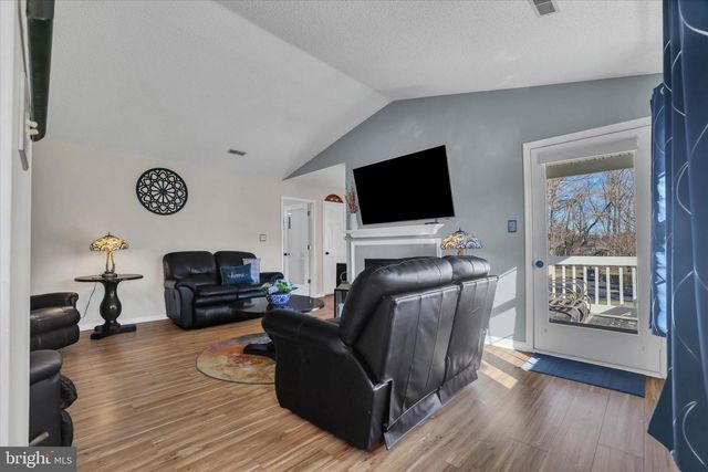 483 CEDAR HOLLOW DR, Yardley, PA 19067