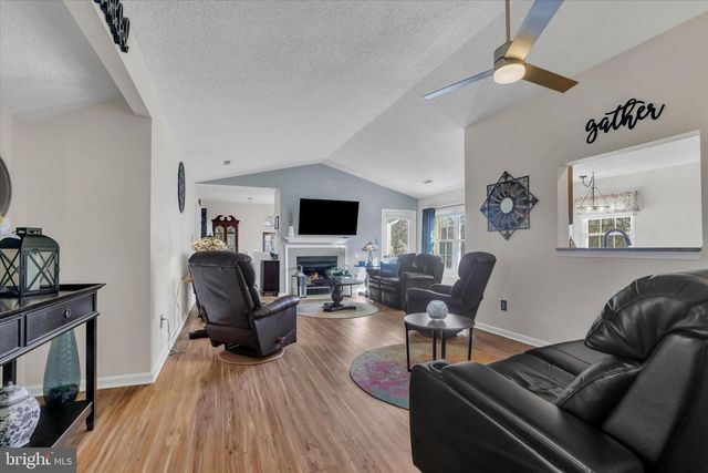 483 CEDAR HOLLOW DR, Yardley, PA 19067