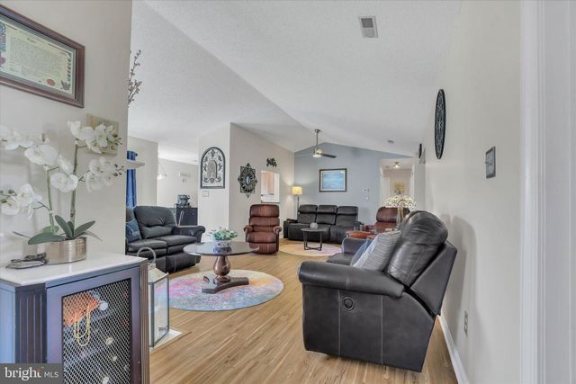 483 CEDAR HOLLOW DR, Yardley, PA 19067