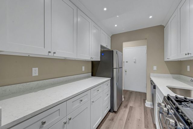 505 White Plains Road 1D, Eastchester, NY 10709