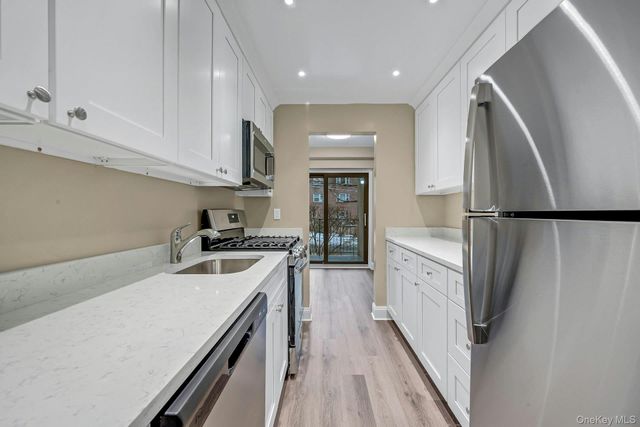 505 White Plains Road 1D, Eastchester, NY 10709