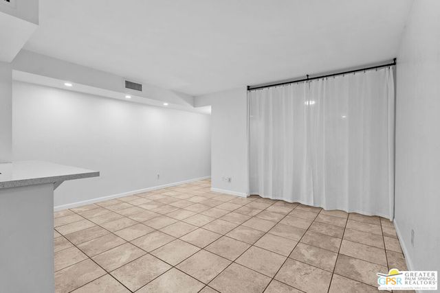 5300 E Waverly Drive H11, Palm Springs, CA 92264