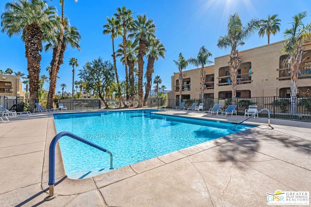 5300 E Waverly Drive H11, Palm Springs, CA 92264