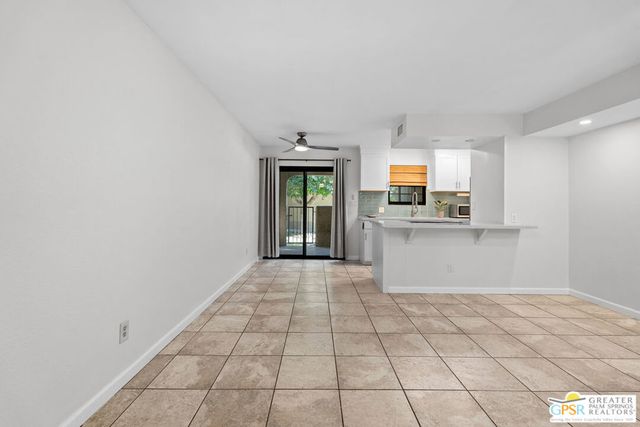 5300 E Waverly Drive H11, Palm Springs, CA 92264