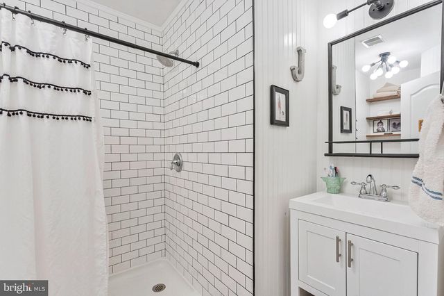 25496 HEATHFIELD CIR, Chantilly, VA 20152
