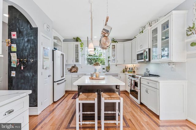 25496 HEATHFIELD CIR, Chantilly, VA 20152