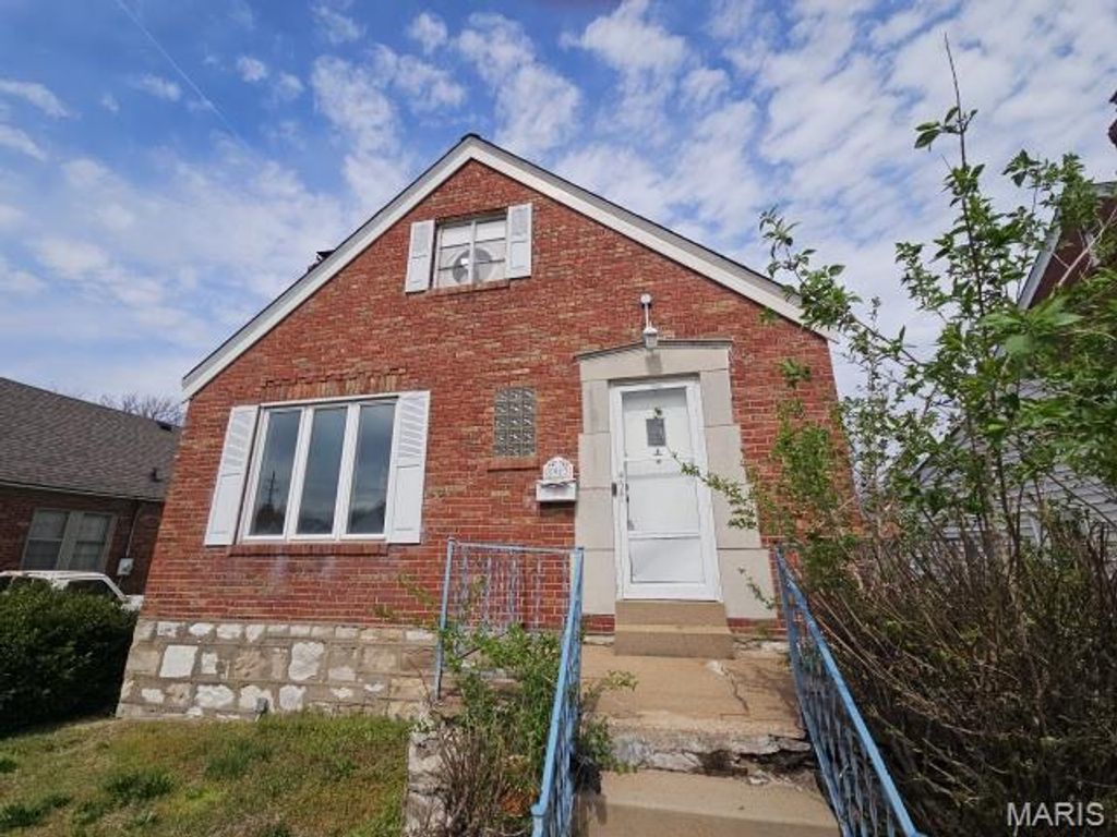 8917 Lucerne Court, St Louis, MO 63136