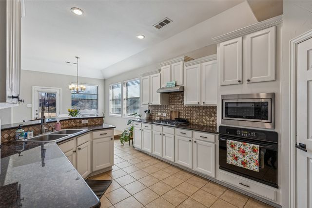 116 Lakehill Court, Hickory Creek, TX 75065