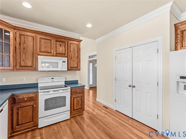 3306 Kings Farm Dr, Midlothian, VA 23113