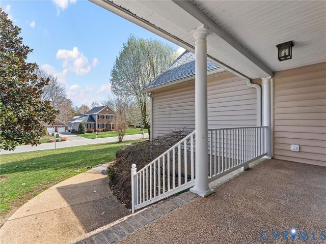 3306 Kings Farm Dr, Midlothian, VA 23113