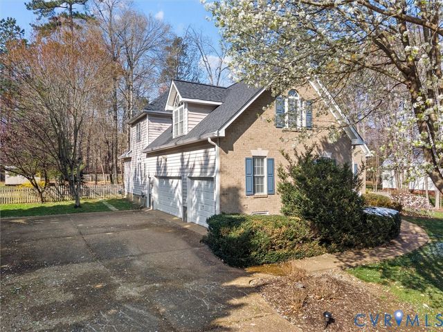 3306 Kings Farm Dr, Midlothian, VA 23113