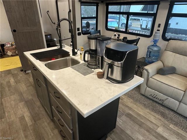 142 Putt Putt Lane, New London, NC 28127