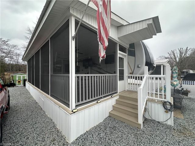 142 Putt Putt Lane, New London, NC 28127