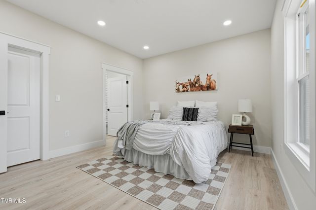 417 Elbert Way, Bristol, VA 24202