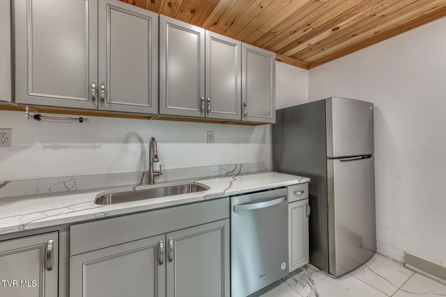 438 Hartshaw Drive, Greeneville, TN 37743