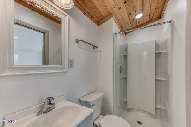 438 Hartshaw Drive, Greeneville, TN 37743