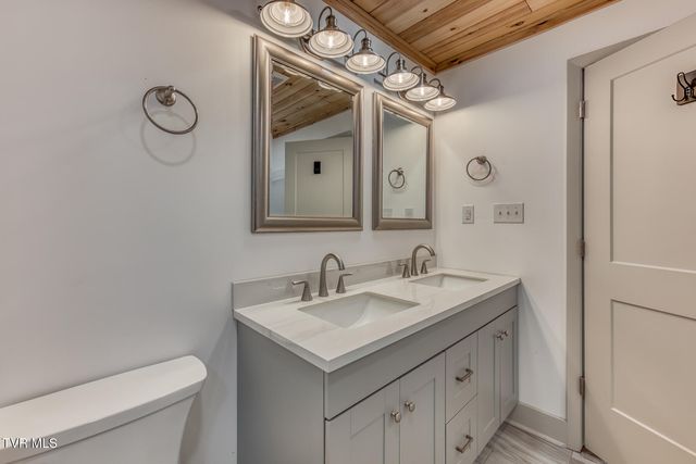 438 Hartshaw Drive, Greeneville, TN 37743