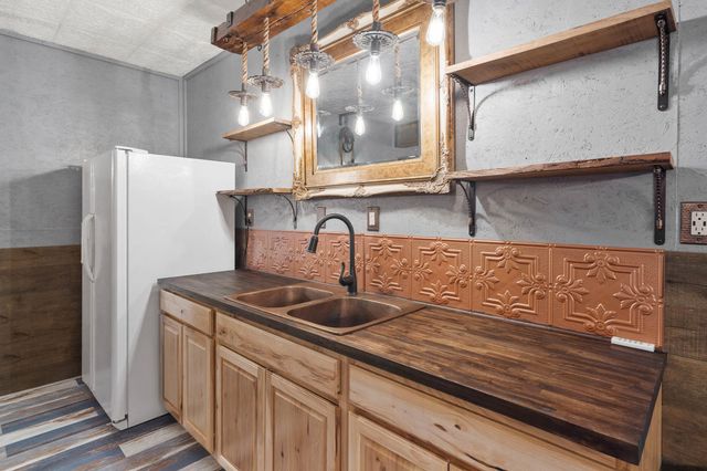 3360 STATE ROUTE O, Columbia, MO 65203