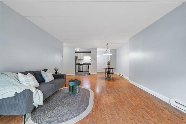 65 Commons Dr 210, Shrewsbury, MA 01545