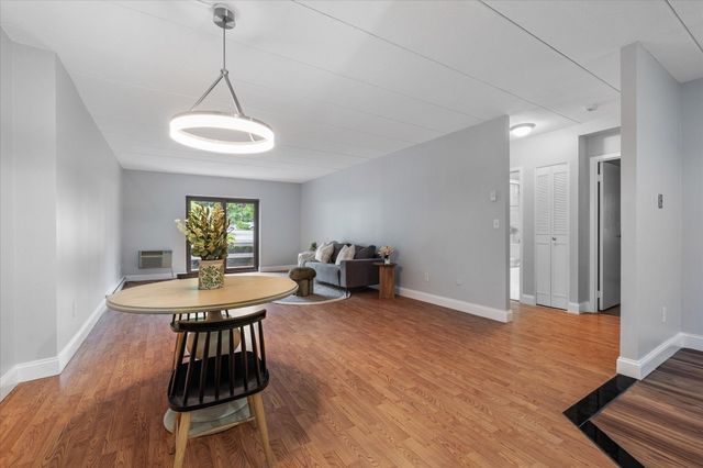 65 Commons Dr 210, Shrewsbury, MA 01545