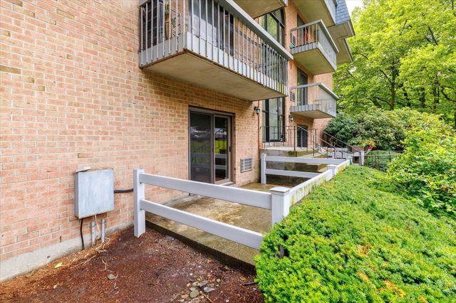 65 Commons Dr 210, Shrewsbury, MA 01545