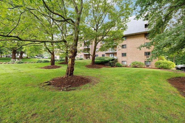 65 Commons Dr 210, Shrewsbury, MA 01545