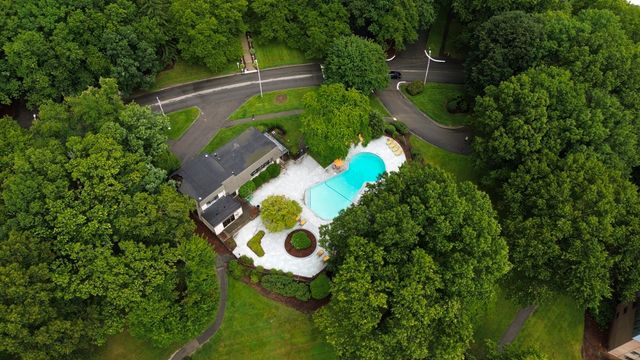 65 Commons Dr 210, Shrewsbury, MA 01545