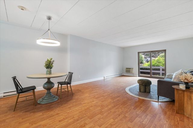 65 Commons Dr 210, Shrewsbury, MA 01545