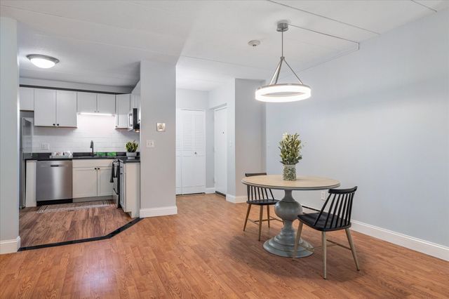 65 Commons Dr 210, Shrewsbury, MA 01545