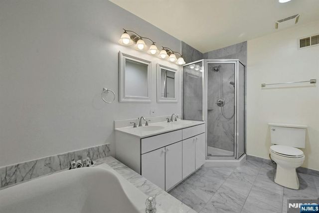 91 Lakeview Drive, Old Tappan, NJ 07675