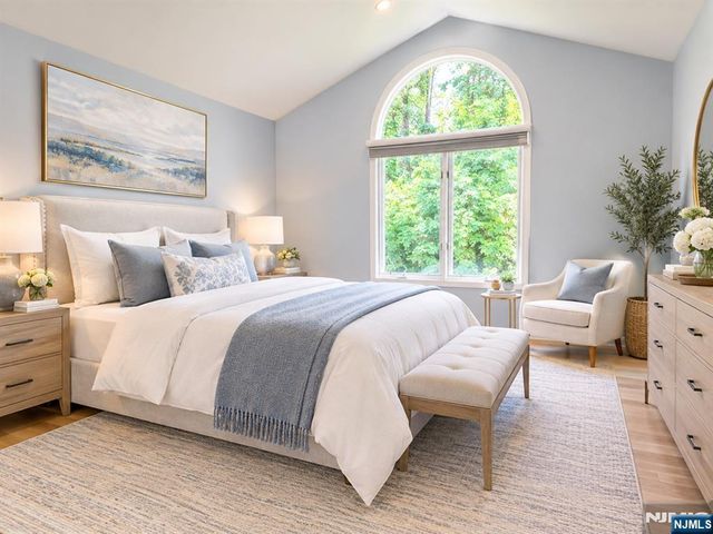 91 Lakeview Drive, Old Tappan, NJ 07675