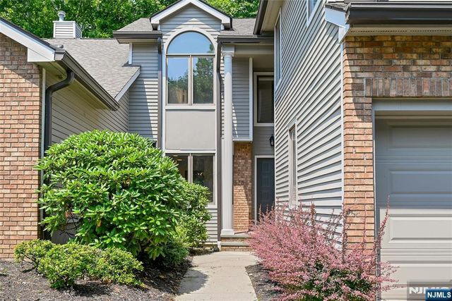 91 Lakeview Drive, Old Tappan, NJ 07675
