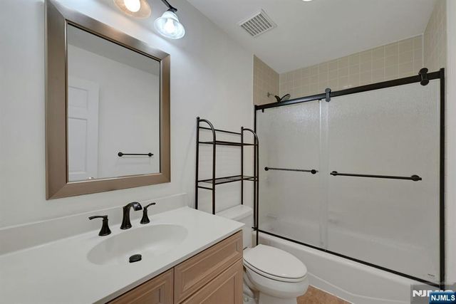 91 Lakeview Drive, Old Tappan, NJ 07675
