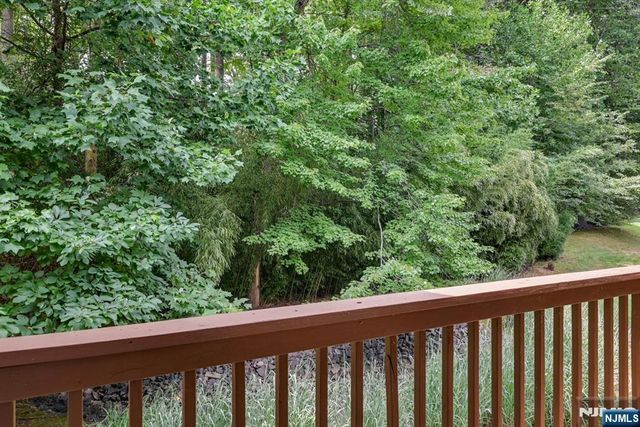 91 Lakeview Drive, Old Tappan, NJ 07675