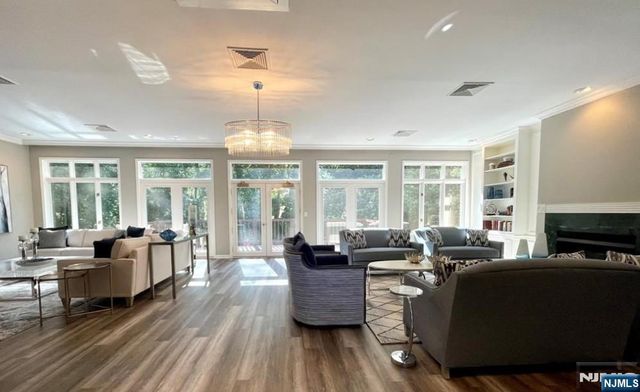 91 Lakeview Drive, Old Tappan, NJ 07675