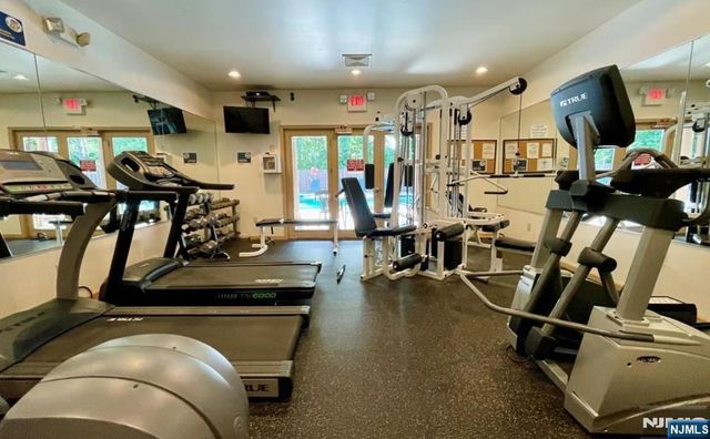 91 Lakeview Drive, Old Tappan, NJ 07675