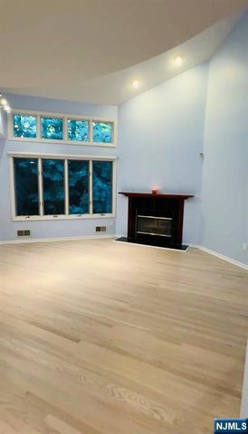 91 Lakeview Drive, Old Tappan, NJ 07675
