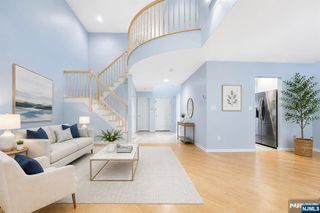 91 Lakeview Drive, Old Tappan, NJ 07675