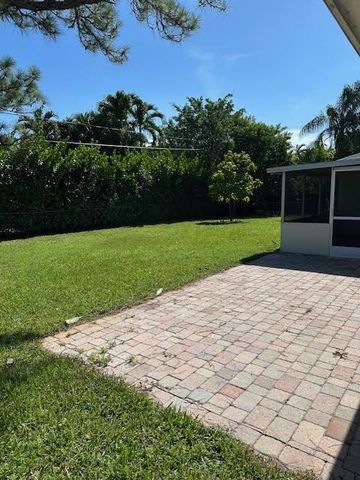 4570 Barrett Street, Delray Beach, FL 33445