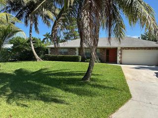 4570 Barrett Street, Delray Beach, FL 33445