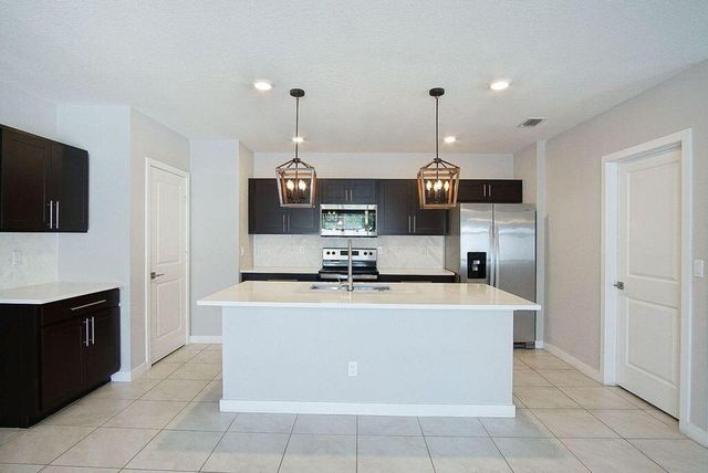 3909 SE Lee Street, Stuart, FL 34997