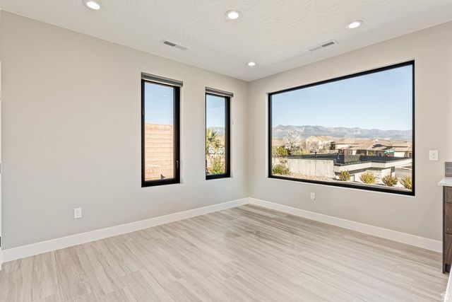 1245 N MAIN ST, Hurricane, UT 84737