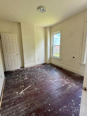 1616 Brewster Avenue, Cincinnati, OH 45207