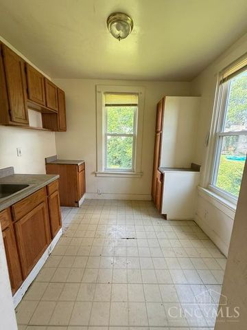 1616 Brewster Avenue, Cincinnati, OH 45207