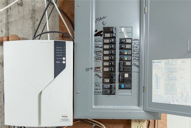 54 Kristee Circle, West Warwick, RI 02893